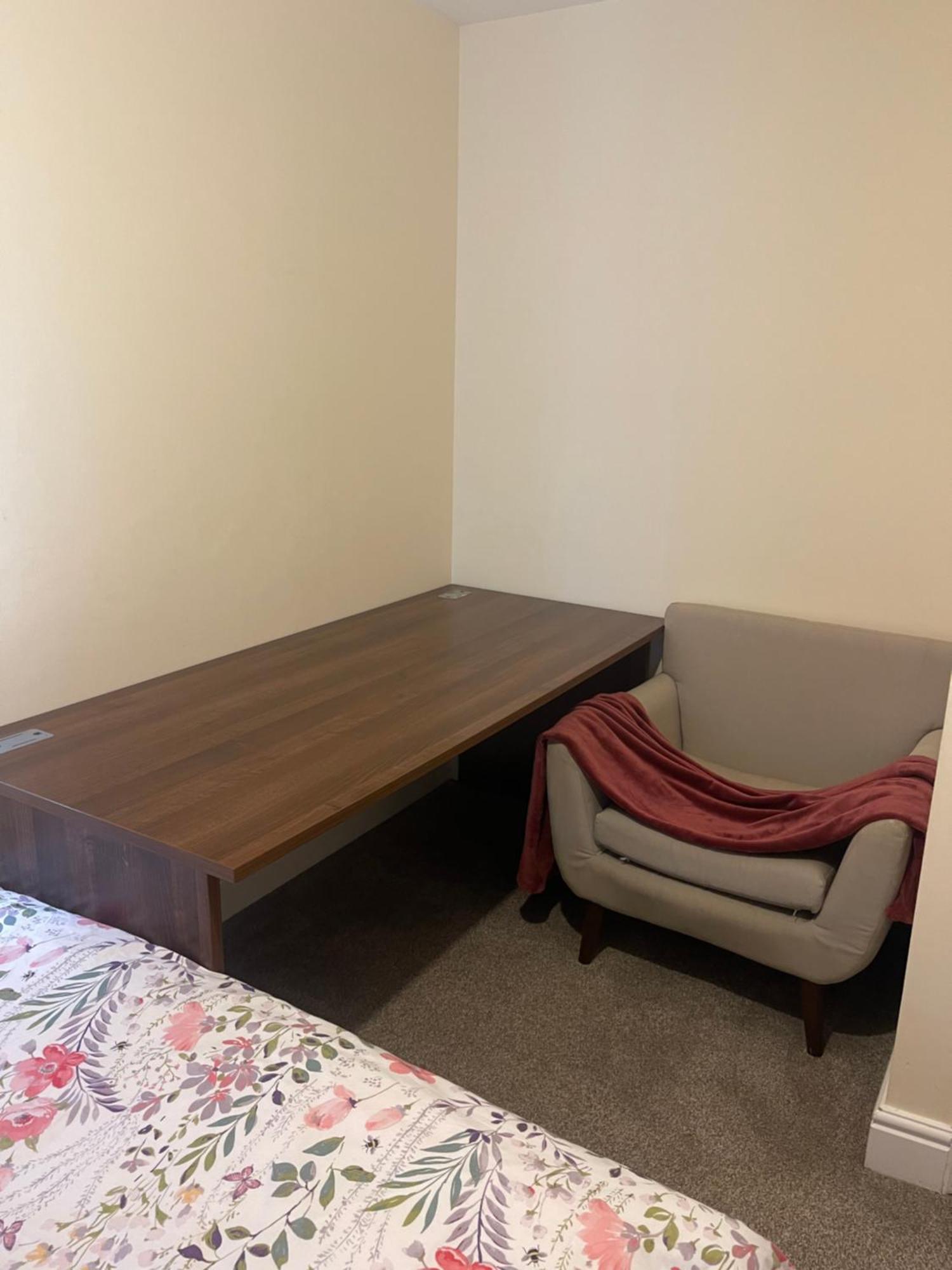 Double Bedroom And Bathroom *