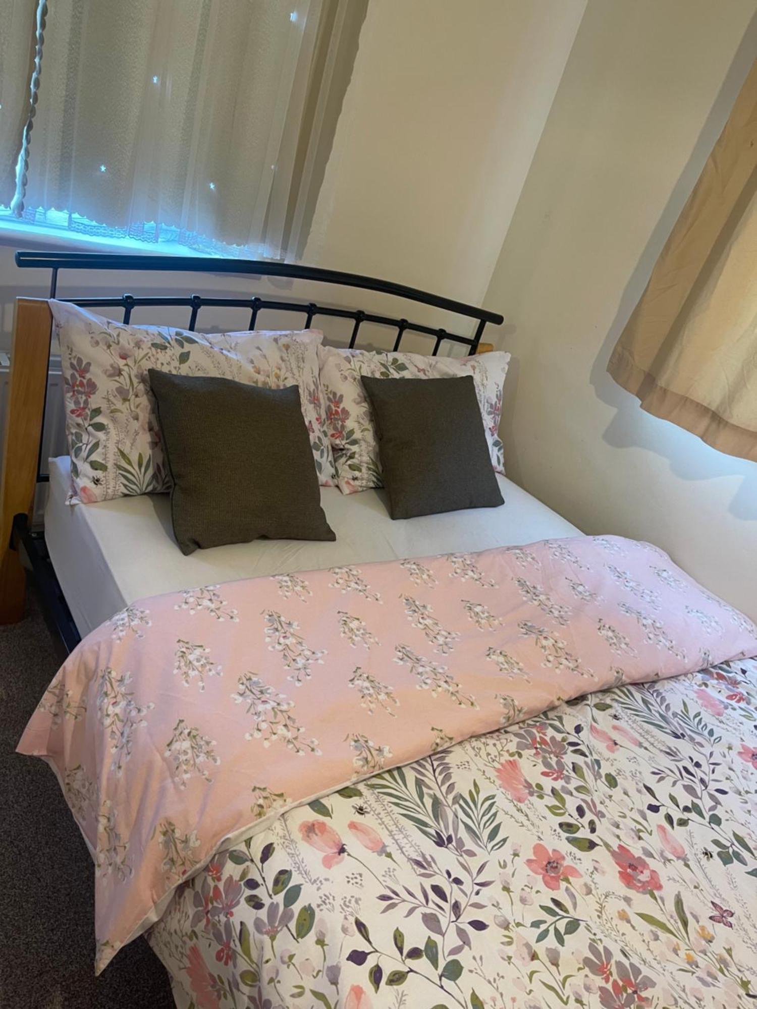 Double Bedroom And Bathroom * Oxford