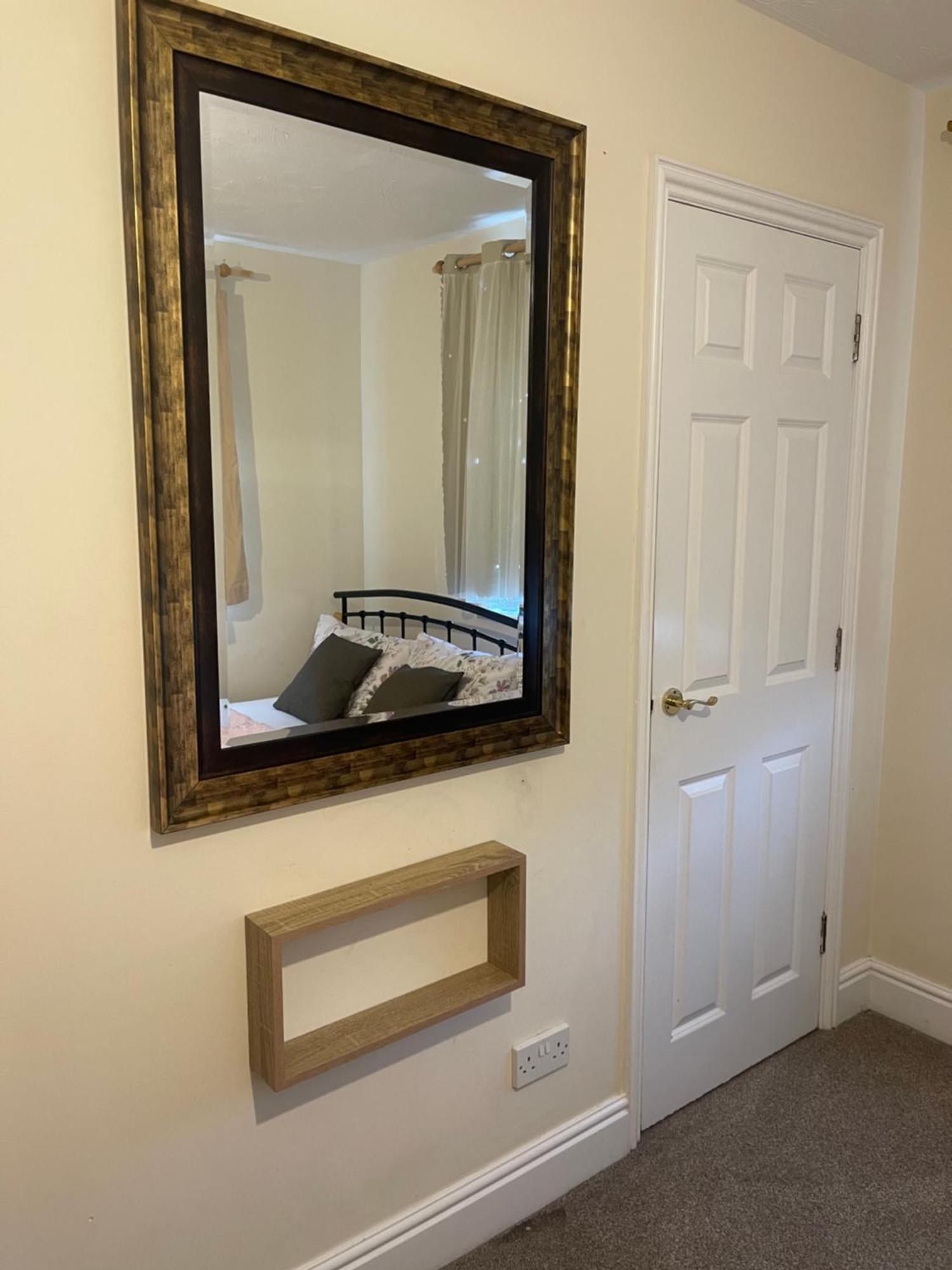 Double Bedroom And Bathroom Accommodatie bij particulieren *