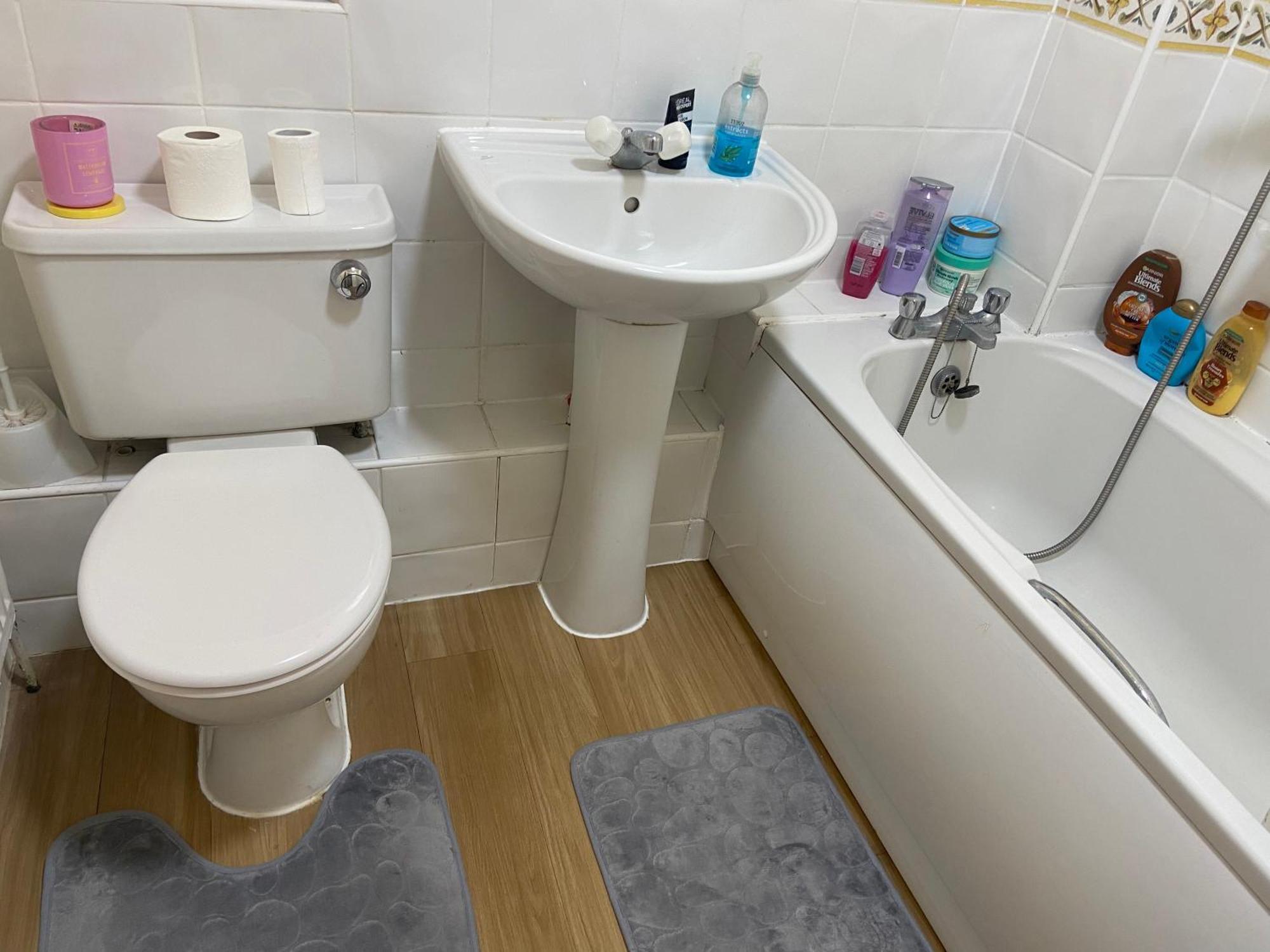 Accommodatie bij particulieren Double Bedroom And Bathroom *
